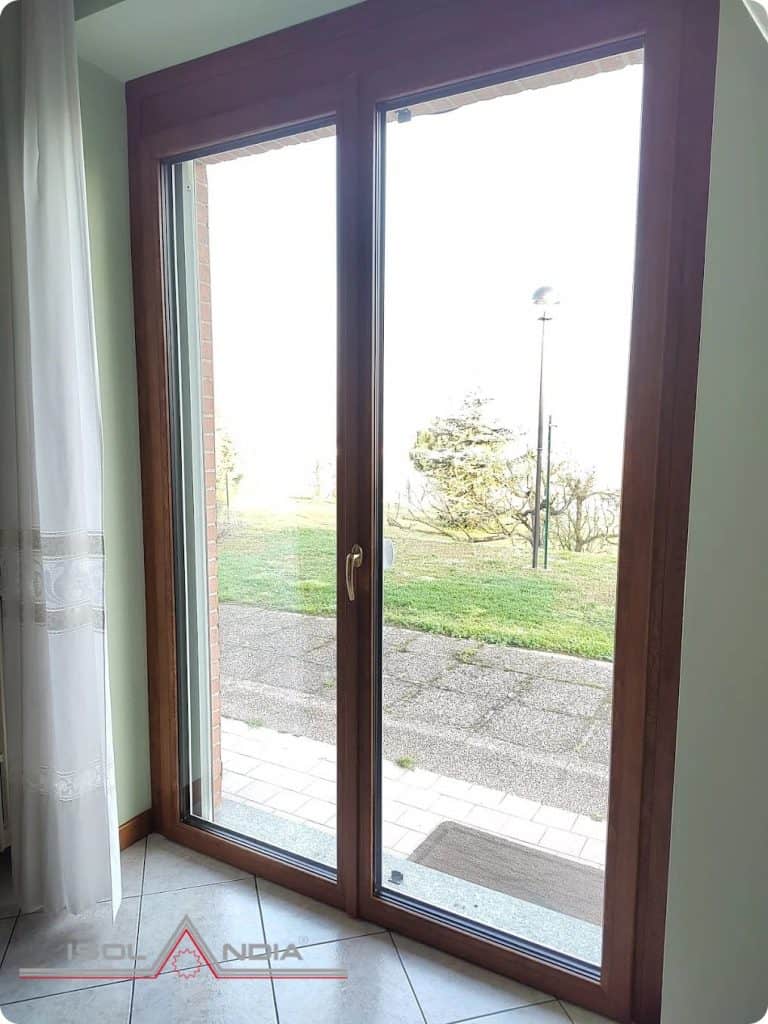 ”Infissi Internorm KF310 finitura Golden Oak abitazione a Broni Pavia”