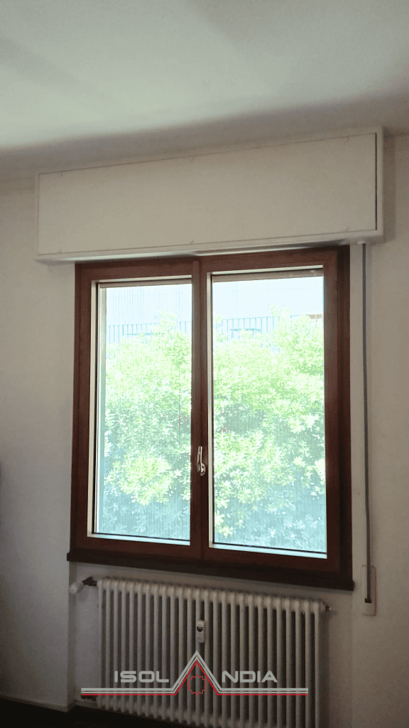 Finestra Internorm KF310 PVC alluminio colore rovere I-Tec Decor installata in appartamento a Rapallo